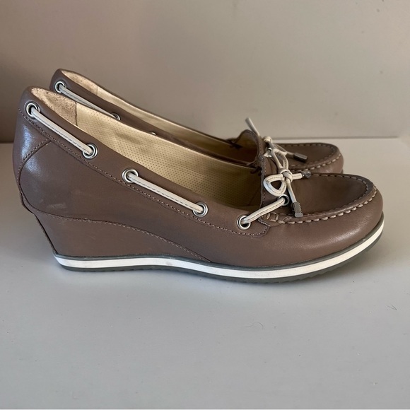 Geox Heeled Boat Shoes - Picture 5 of 12